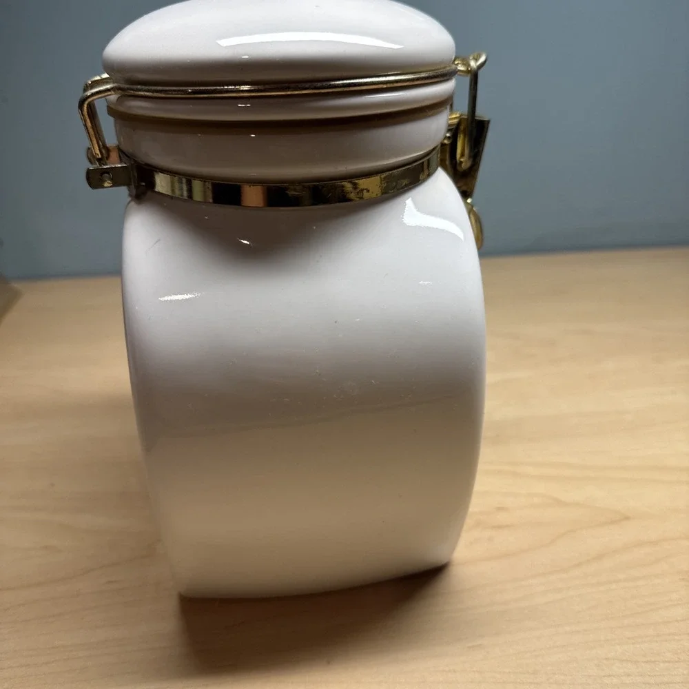 Vintage European Coffeehouse Collection White & Gold Ceramic Canister 8 3/8